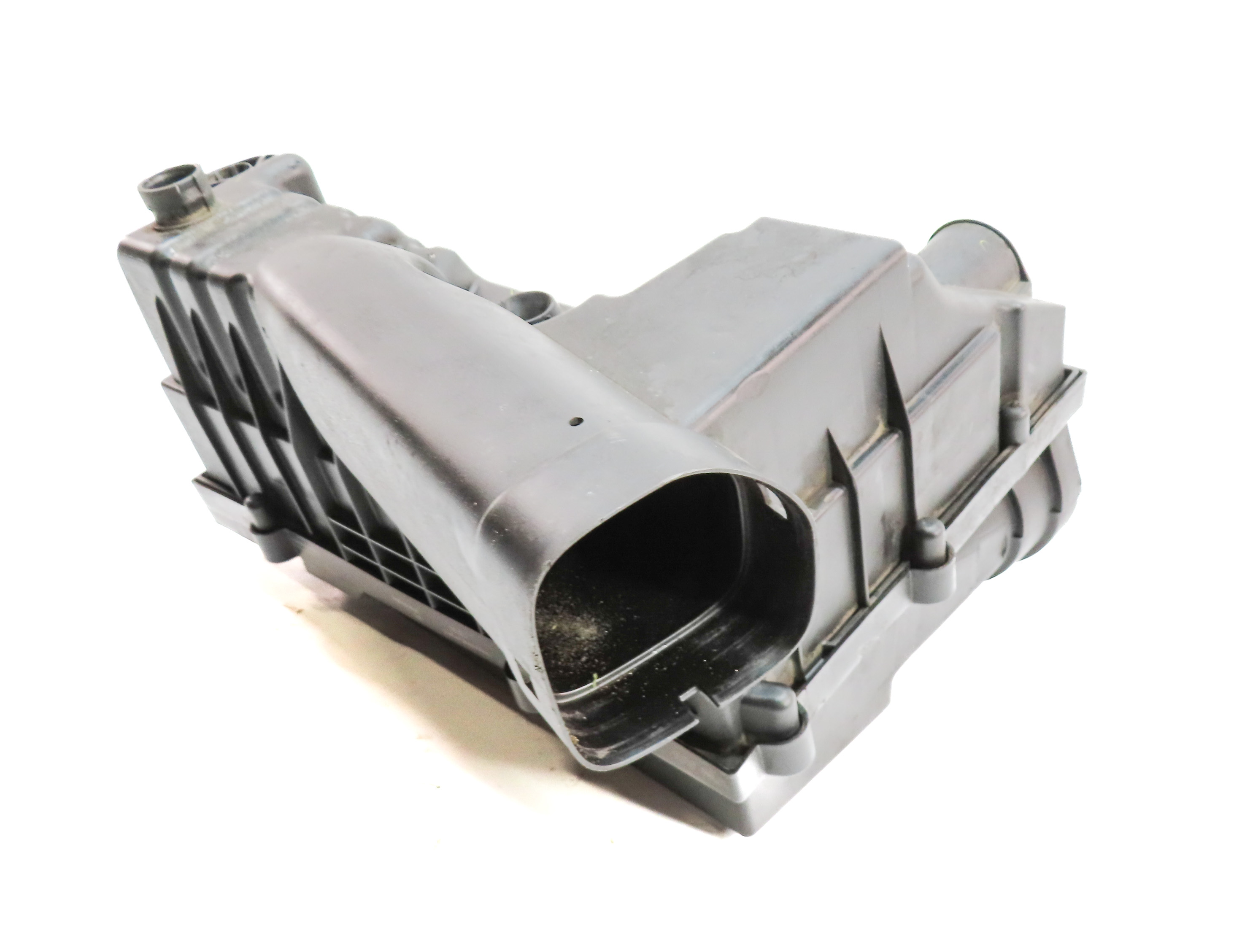 2015-2018 AUDI Q3 (8U) 2.0L ENGINE AIR FILTER HOUSING CLEANER BOX — exact item pictured